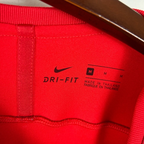 Nike Dri-Fit Red Shirt Size Medium - Picture 6 of 8